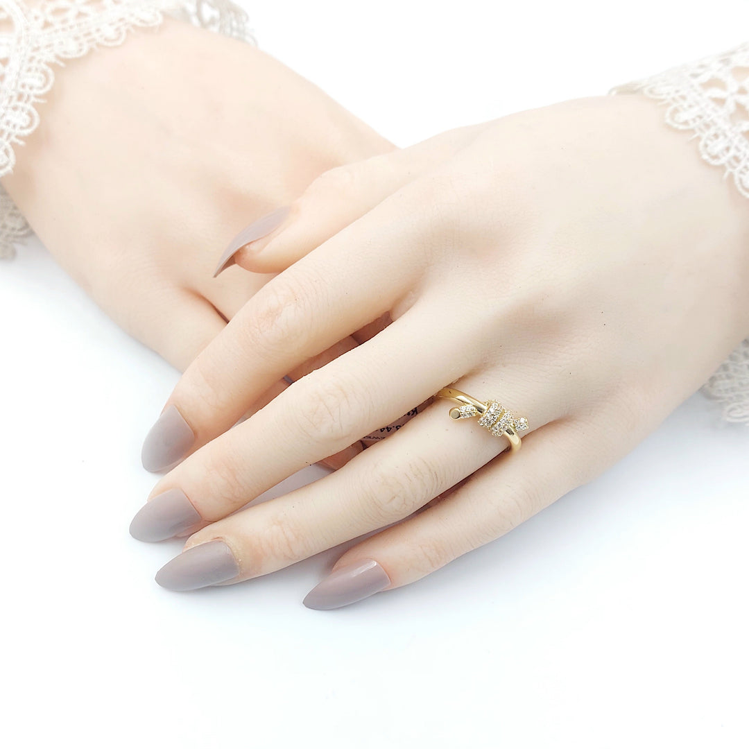 Zircon Studded Deluxe Ring Made of 18K Gold by Saeed Jewelry 