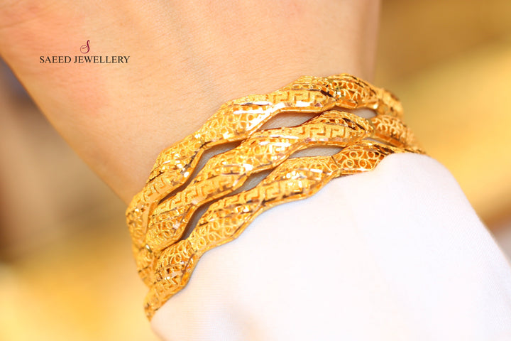 21K Gold Emirati Bangle by Saeed Jewelry - Image 3