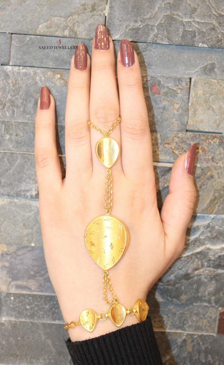 21K Gold Emirati Hand Bracelet by Saeed Jewelry - Image 3