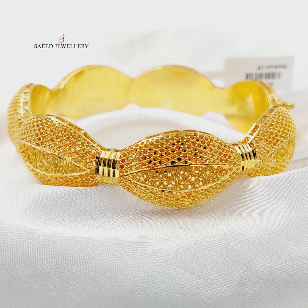 Deluxe Bahraini Bangle Made of 21K Gold by Saeed Jewelry 