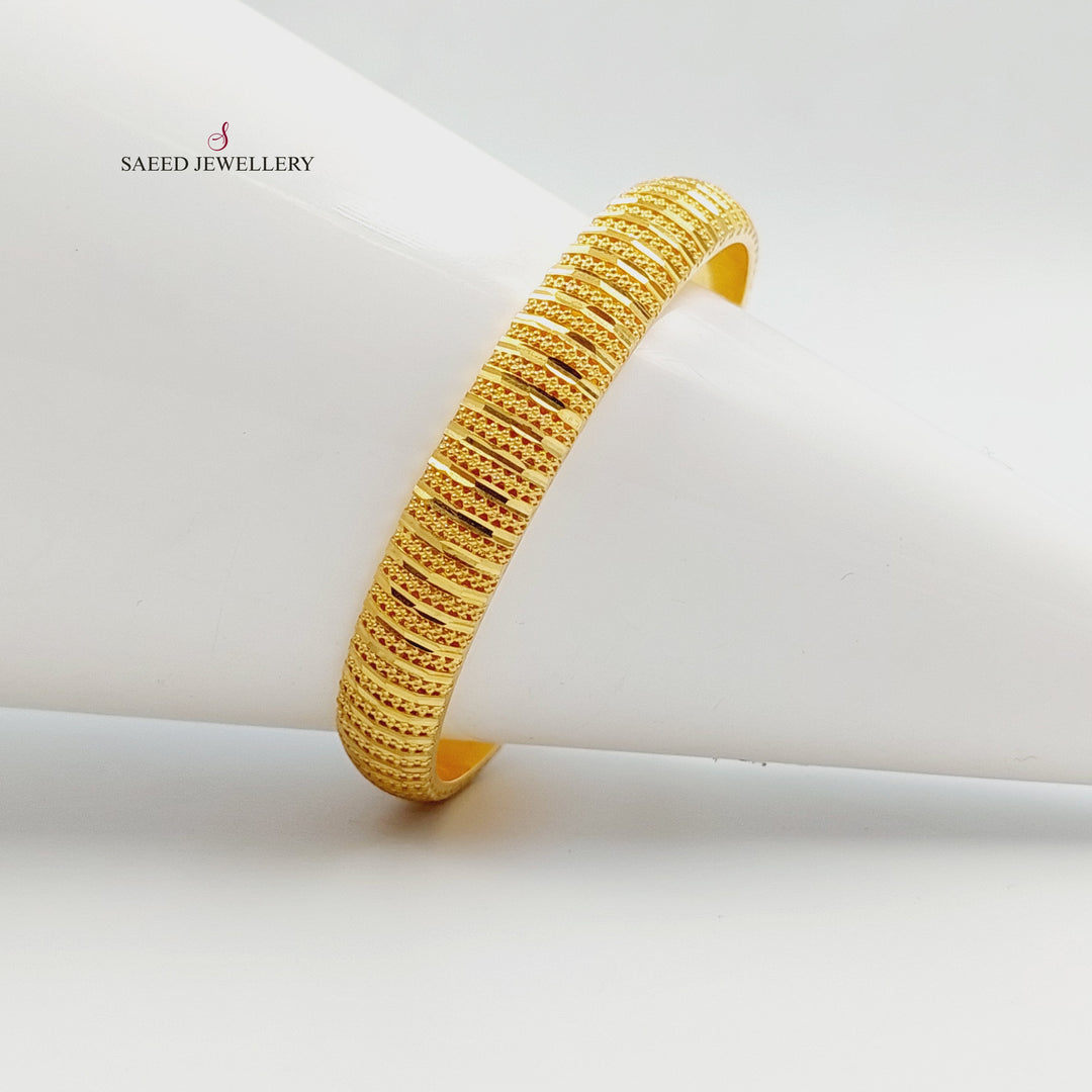 Deluxe Engraved Bangle Made of 21K Gold by Saeed Jewelry 