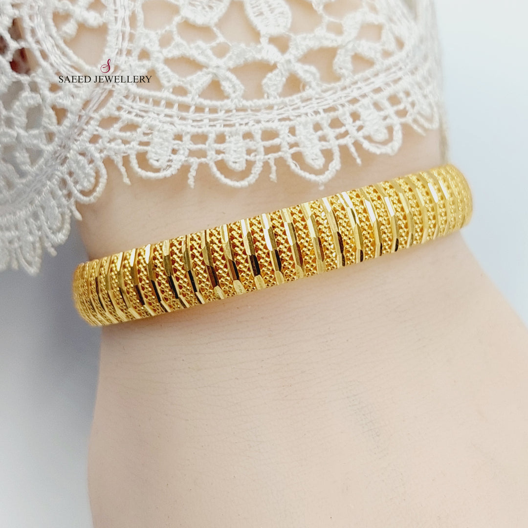 Deluxe Engraved Bangle Made of 21K Gold by Saeed Jewelry 