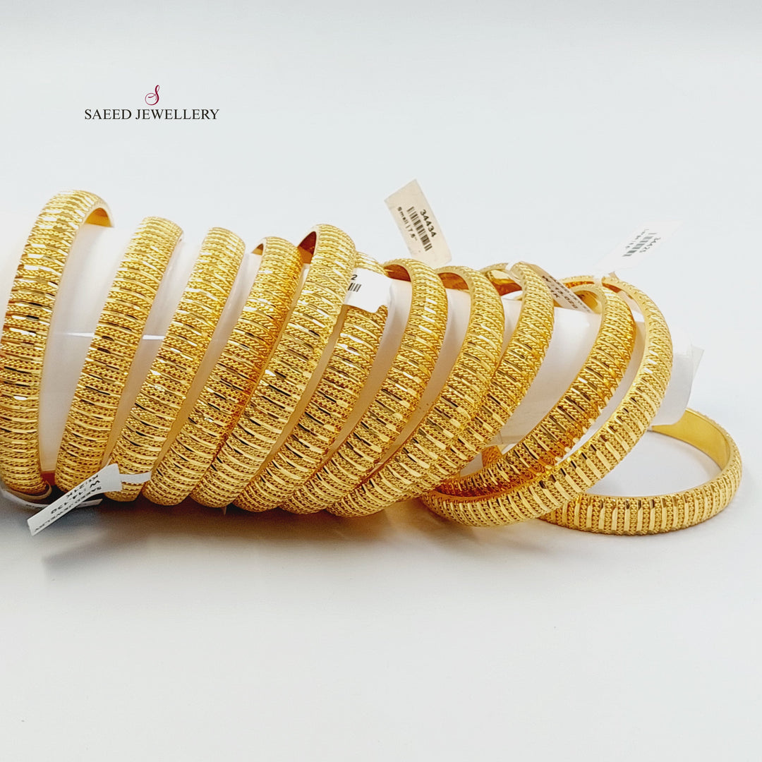 Deluxe Engraved Bangle Made of 21K Gold by Saeed Jewelry 