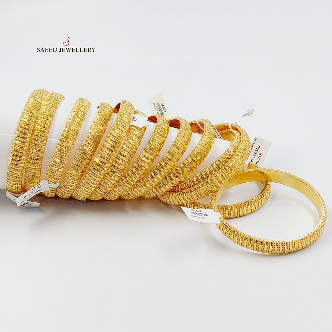 Deluxe Engraved Bangle Made of 21K Gold by Saeed Jewelry 