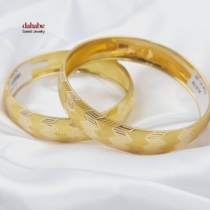 21K Gold Wide Chevron Bangle