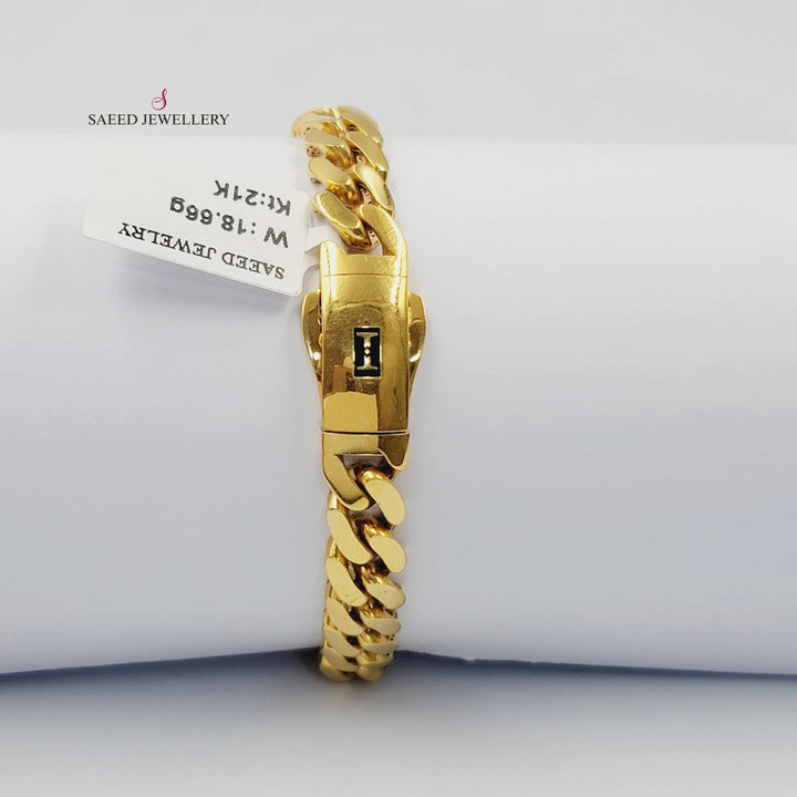 Cuban Links Bracelet Made of 21K Gold by Saeed Jewelry 