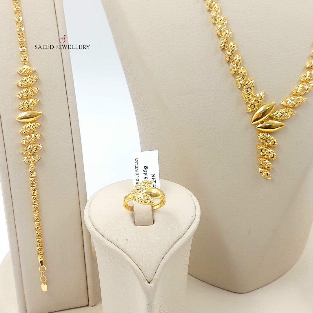 Plain Engraved Set Made of 21K Gold by Saeed Jewelry 