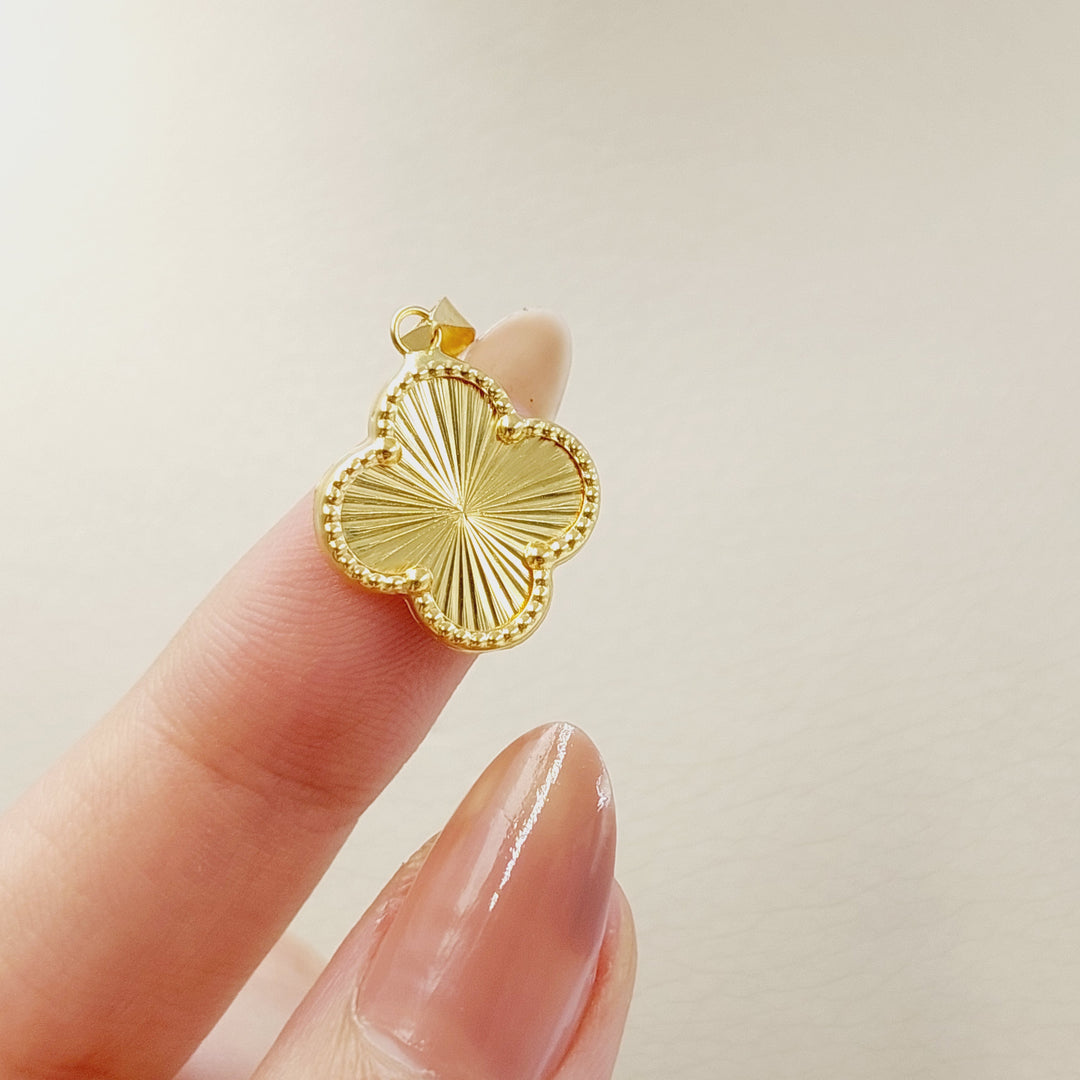 Clover Pendant Made of 18K Gold by Saeed Jewelry 