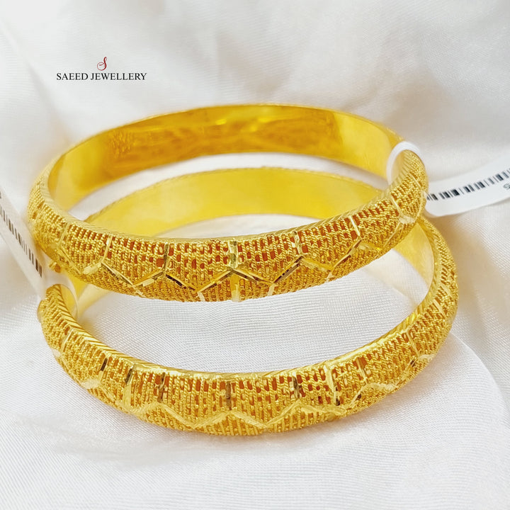 21K Gold Engraved Emirati Bangle by Saeed Jewelry - Image 3