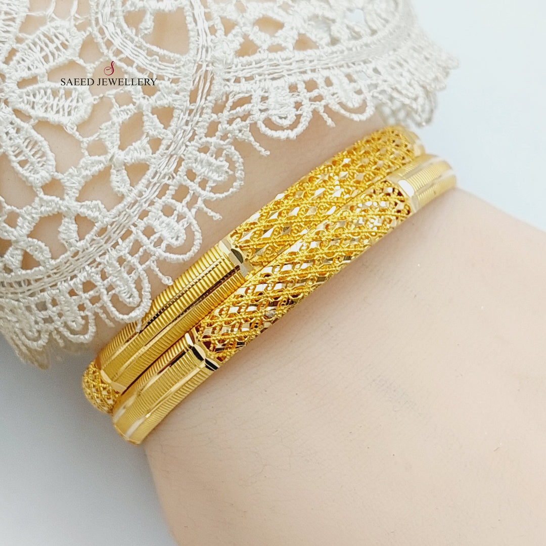 21K Gold Kuwaiti Bangle by Saeed Jewelry - Image 3