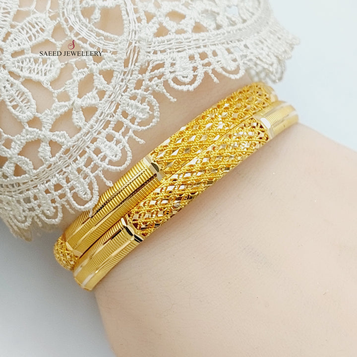 21K Gold Kuwaiti Bangle by Saeed Jewelry - Image 3