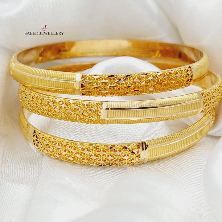 21K Gold Kuwaiti Bangle by Saeed Jewelry - Image 4