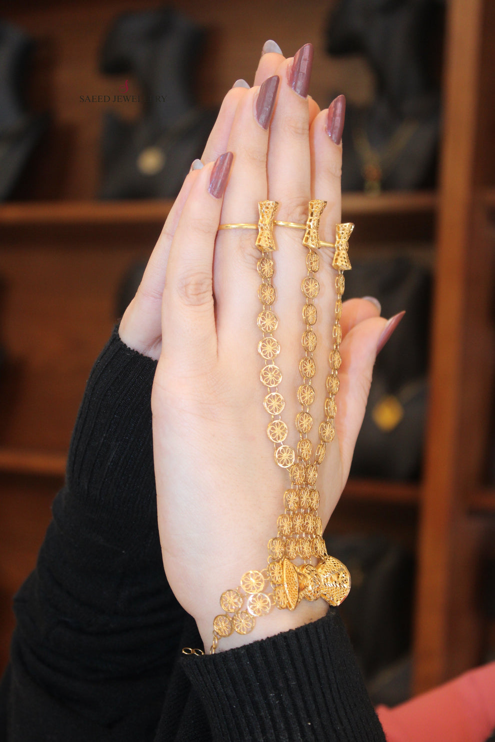 21K Gold Kuwaiti Hand Bracelet by Saeed Jewelry - Image 2