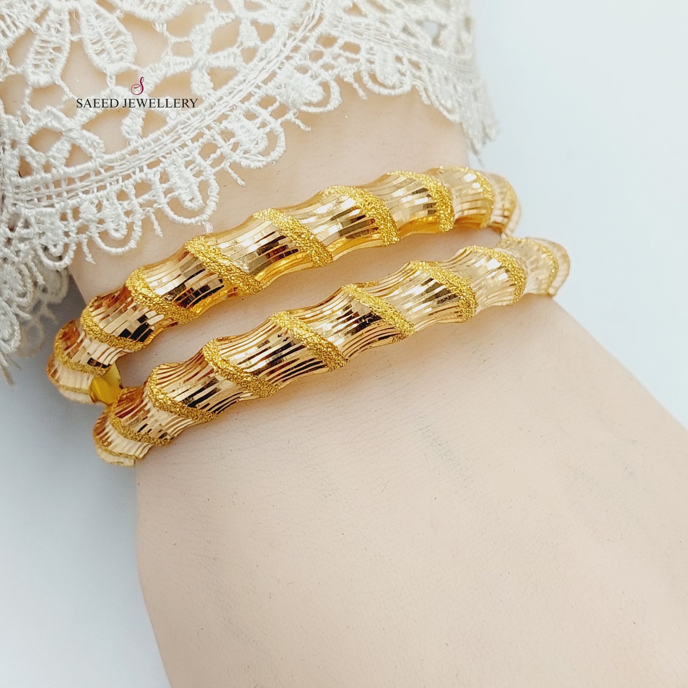 21K Gold Waves Bangle by Saeed Jewelry - Image 4