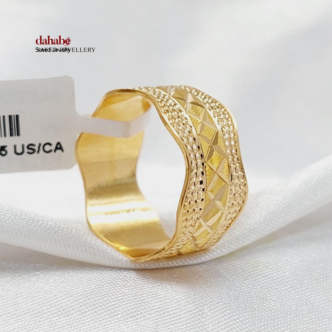 21K Gold Engraved Wedding Band