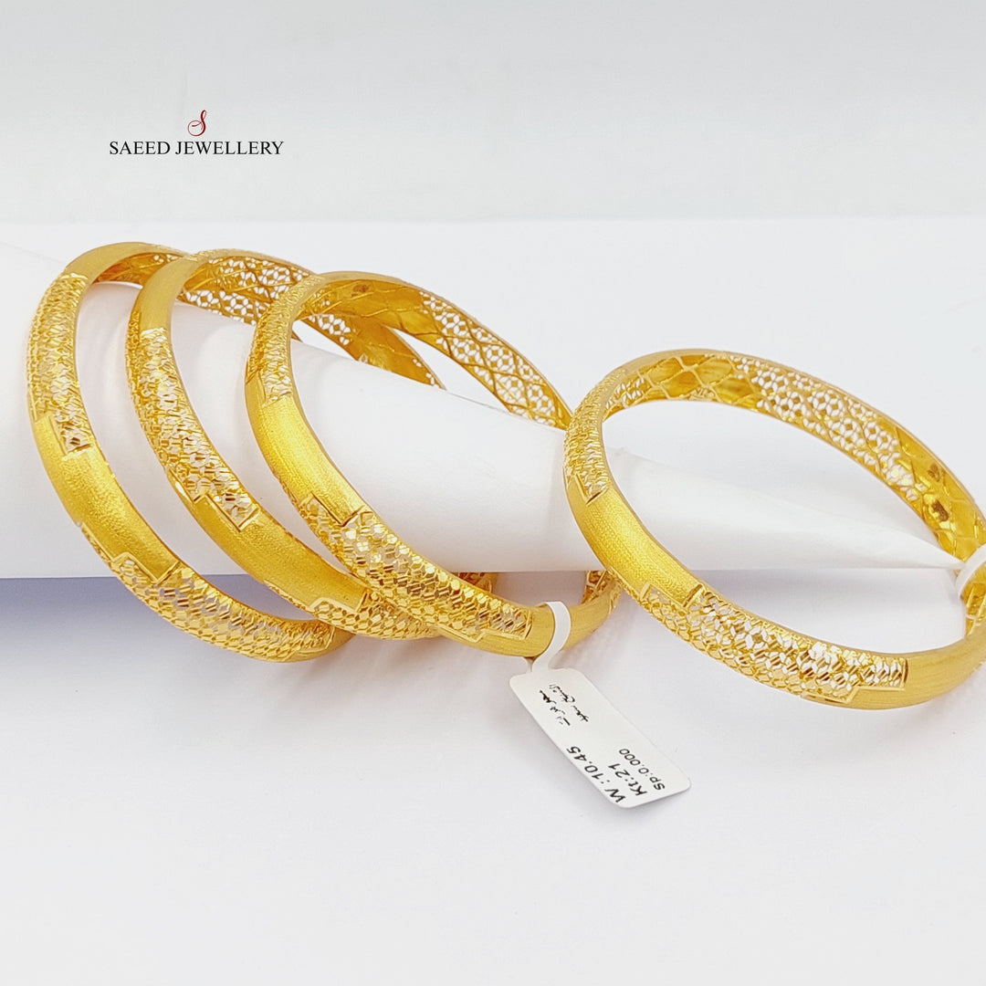 21K Gold Engraved Kuwaiti Bangle by Saeed Jewelry - Image 18