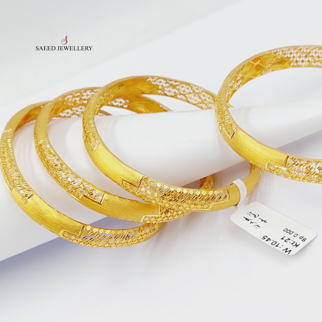 21K Gold Engraved Kuwaiti Bangle by Saeed Jewelry - Image 19