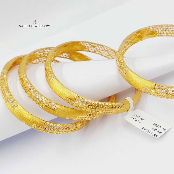 21K Gold Engraved Kuwaiti Bangle by Saeed Jewelry - Image 9